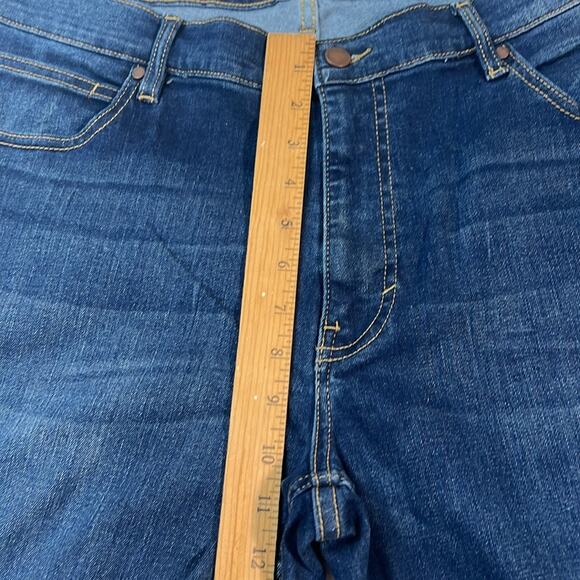 New! Alfani Straight Leg medium wash stretch blue jeans 40x32 - Picture 3 of 11